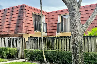 721 NW NW 99th Cir #721 1