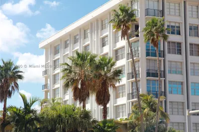 5640 Collins Ave #6D 1