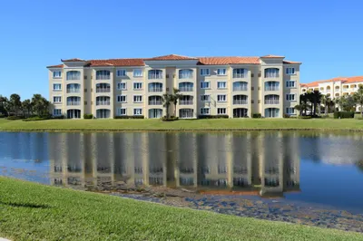 1 Harbour Isle Drive E #203 1