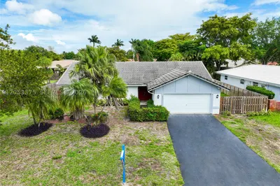 251 NW 92nd Ave 1
