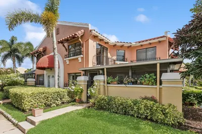 24 Uno Lago Drive 1