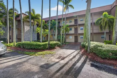 120 Sparrow Drive #304 1
