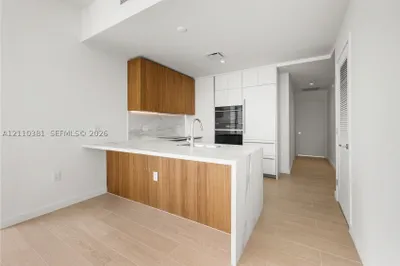 1400 Biscayne Blvd #902 1