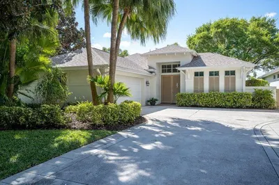 757 Hampton Woods Lane Sw 1