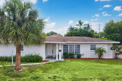 1098 NW 5th Avenue 1