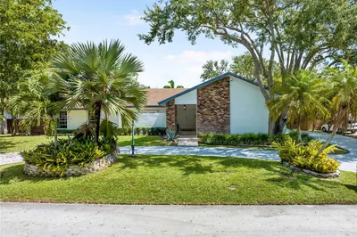 7821 SW 183rd Ter 1