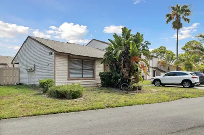 116 Sherwood Circle #7a 1