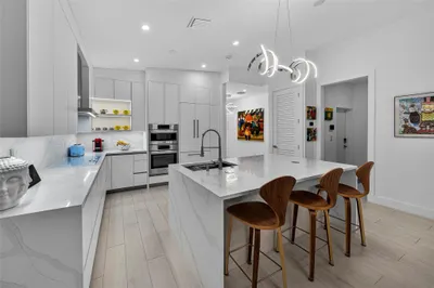 21 NE 25th Street 1