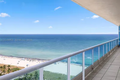 5025 Collins Ave #1707 1