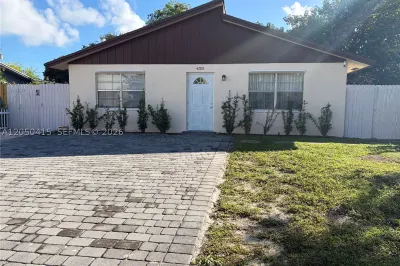 4280 N Dixie Hwy 1
