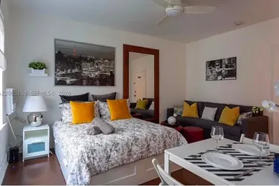 1611 Michigan Ave #5 1
