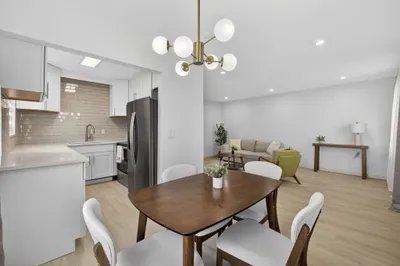 193 Easthampton I 1