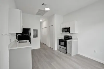 1567 NW 1st St #5 1