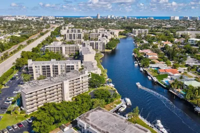 21 Royal Palm Way #606