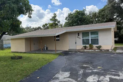 6200 SW 41st Place 1