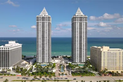 4779 Collins Ave #505 1