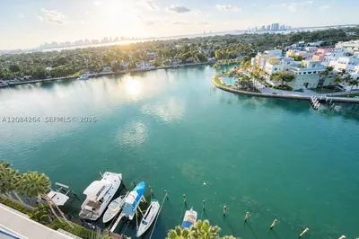 5900 Collins Ave #1405 1