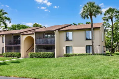 628 Sea Pine Way #E2 1