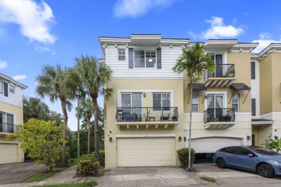616 NW 38th Circle 1