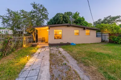 2910 NW 47th St 1
