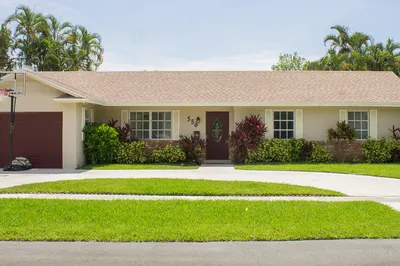 556 NW 15th Court 1