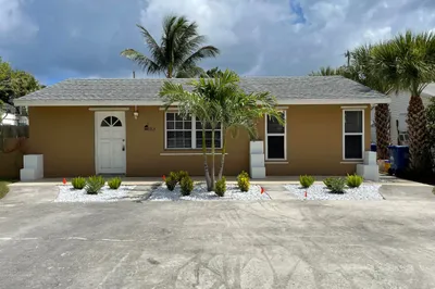 116 E Central Boulevard 1