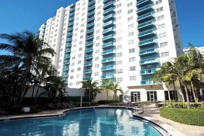 4001 S Ocean Drive #16H 1