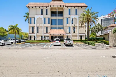 4801 N Federal Highway 1