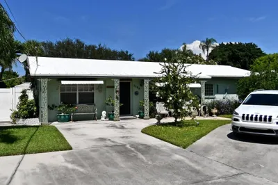 1150 Bayshore