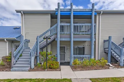 1637 NE Nautical Place #802 1