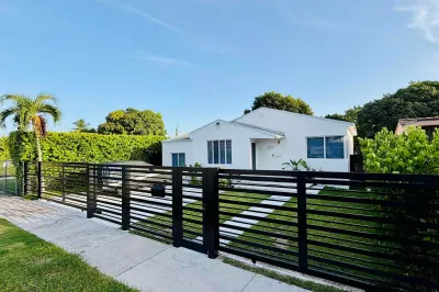 2733 SW 15th Street 1
