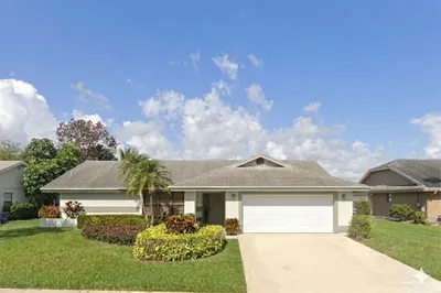 142 Parkwood Drive 1