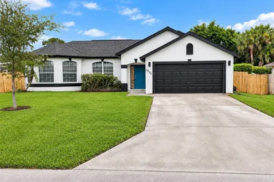 2592 SW National Circle 1