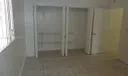 Closet (open)