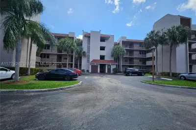 9510 Seagrape Dr #201 1