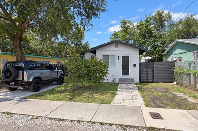 135 NW 68th St 1