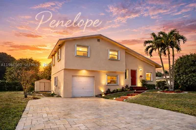 640 NW 16th St 1