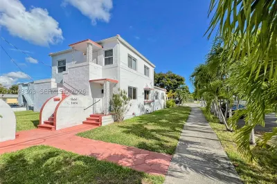 2102 SW 14 Ter #1466 1