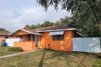 3231 NW 43rd Ter 1