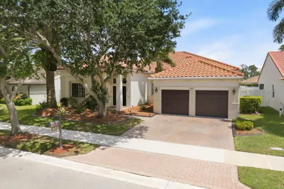 832 Heritage Drive 1