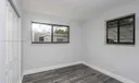 242 E 42nd St Photo