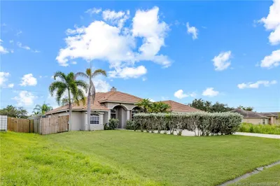 341 NW Bayshore Boulevard