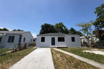 811 NW 65th St 1