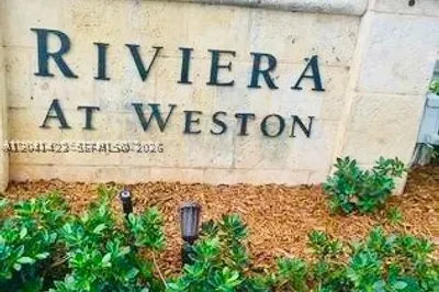 246 Riviera Cir #246 1
