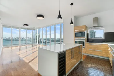 2020 N Bayshore Dr #3510 1