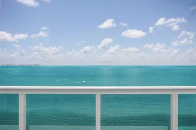 4779 Collins Ave #2203 1