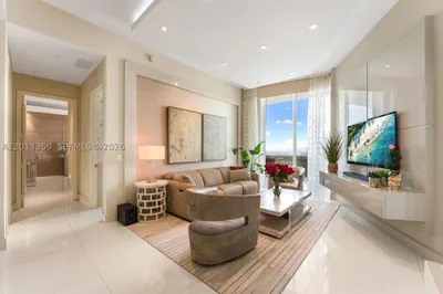 15811 Collins Ave #3605 1