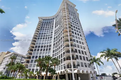 5660 W Collins Ave #6D 1