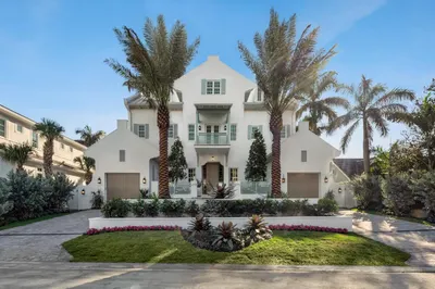 1114 N Vista Del Mar Drive 1