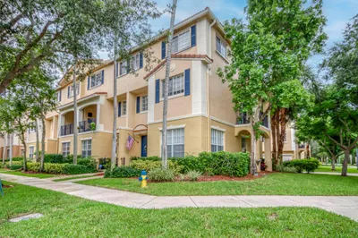 1403 W Wickham Circle 1
